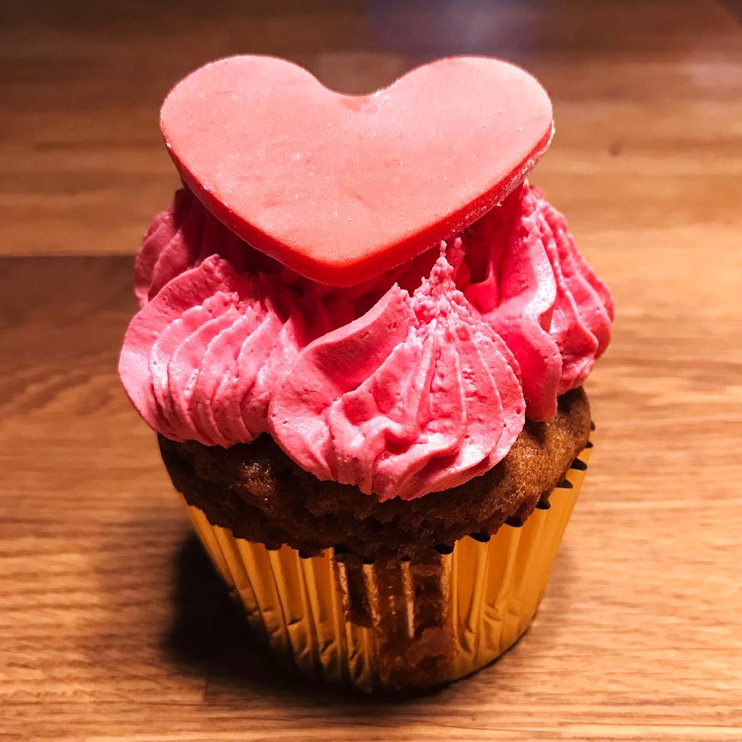 Lire la suite à propos de l’article Cupcake Cupidon, chocolat-framboise