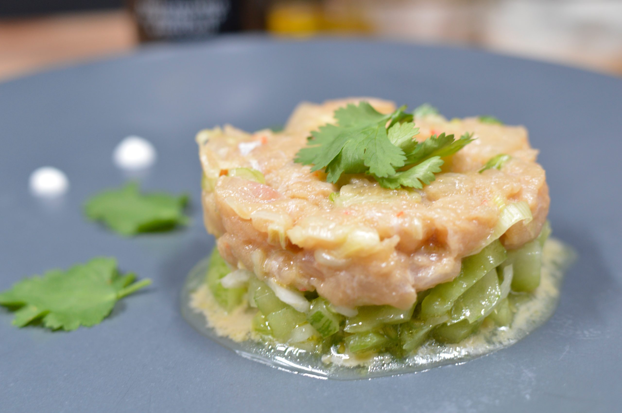 Lire la suite à propos de l’article CEVICHE DE CABILLAUD AU BALSOY ET LAIT DE COCO, TARTARE DE TOMATES VERTES