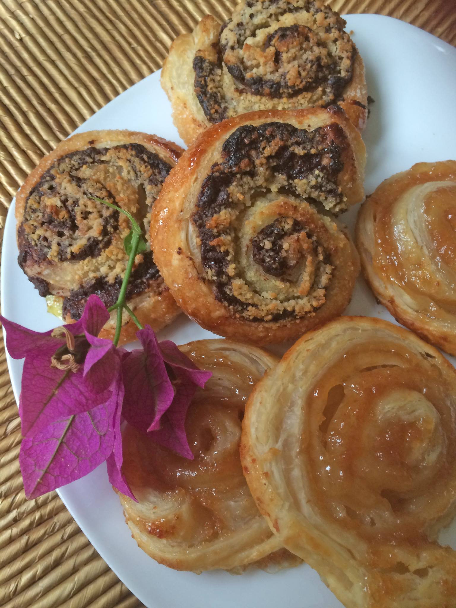 Lire la suite à propos de l’article PETITS FEUILLETÉS TROP BONS POUR LE GOÛTER