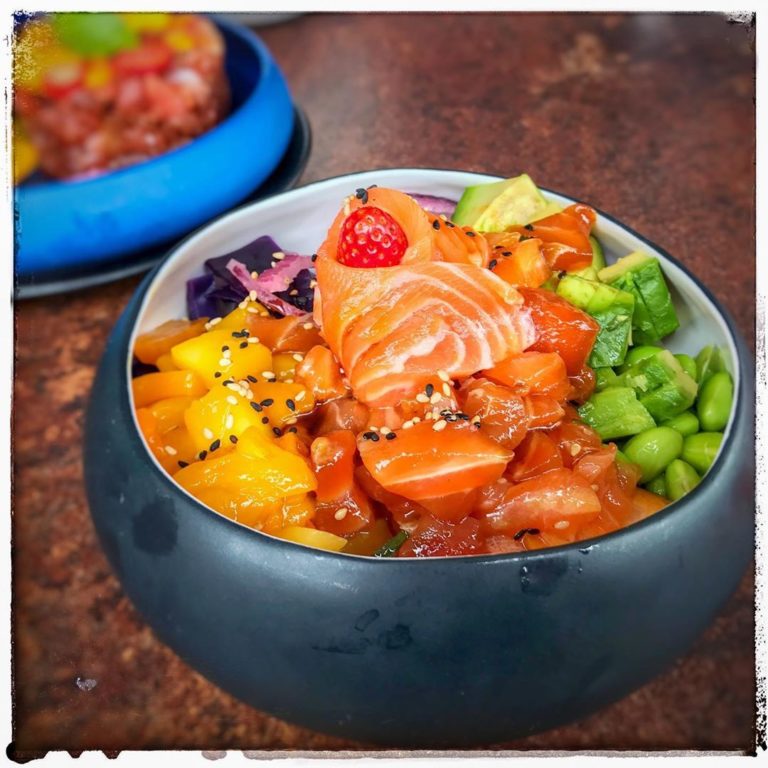 Lire la suite à propos de l’article Poke bowl au saumon., by Chez Christopher, Perpignan